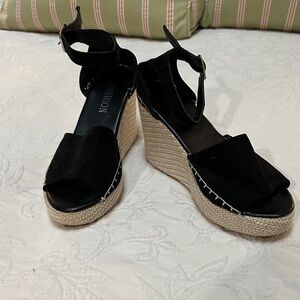 Elegant Black Wedge Sandals